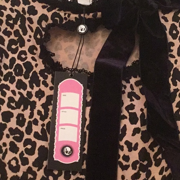 NWT Jessica Louise Leopard Molly Keyhole Puff Sleeve Top - Picture 8 of 12